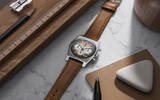 再现1969年出品的第一款渐变表盘EL PRIMERO腕表，真力时推出CHRONOMASTER旗舰系列A385复刻版腕表