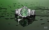 泰格豪雅竞潜系列两款全新翡翠绿盘腕表