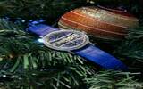 绿与蓝 源于自然的圣诞色彩 CORUM昆仑表献上金桥系列39毫米圆形腕表献礼圣诞
